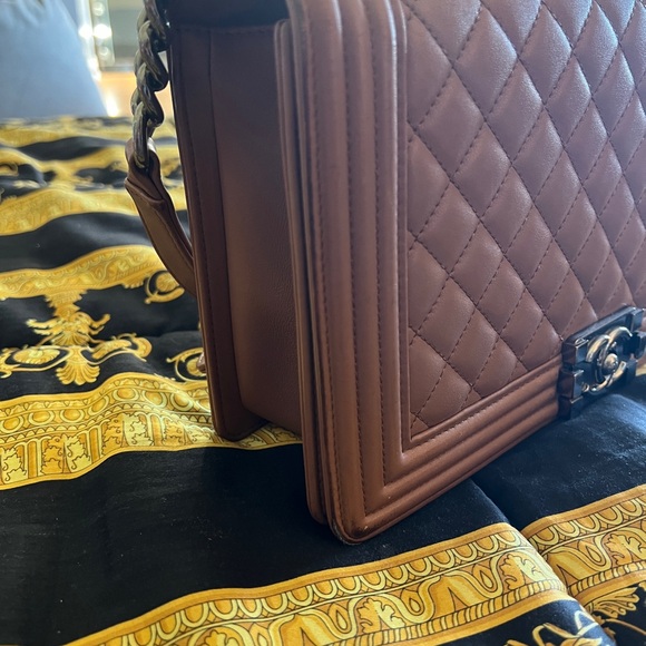 Chanel - Picture 3 of 11